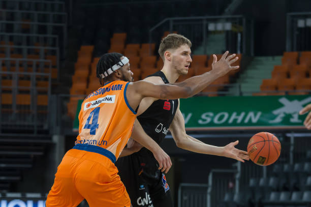 有竞争力的 有竞争力的