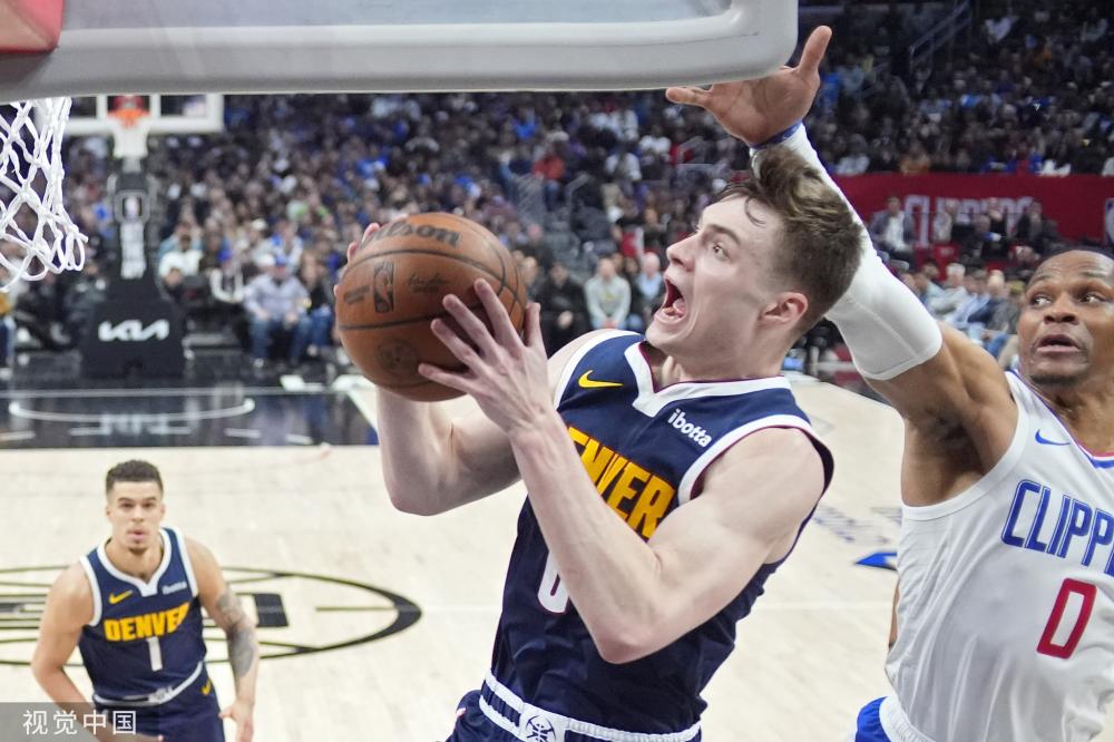 有力的中场 有力的中场