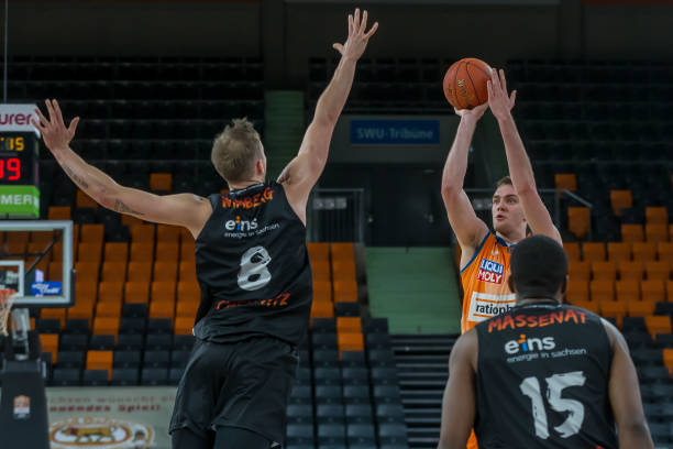 越来越多的 越来越多的