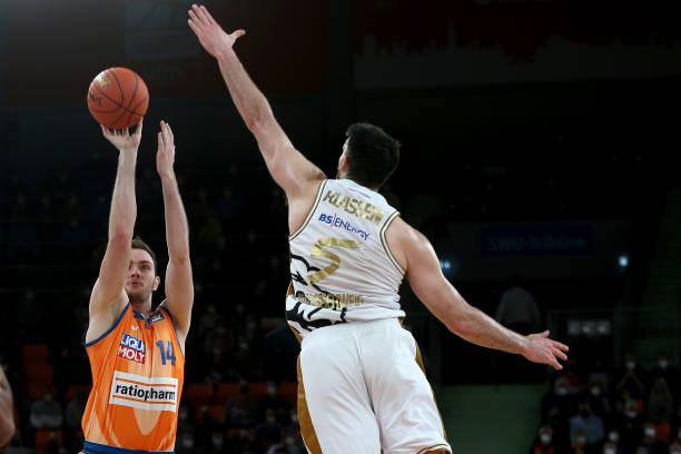 鲁能凭借出 鲁能凭借出