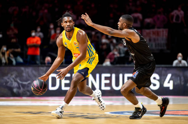 反复提及 反复提及